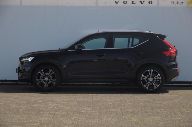 Volvo XC40 T3 163PK Automaat Inscription / Adaptieve cruise control / Panoramadak / BLIS / Elektrische achterklep / Trekhaak / Elektrische stoelen / Parkeersensoren met 360 camera / Lederen bekleding