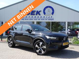 volvo-xc40-1.5-t4-recharge-r-design