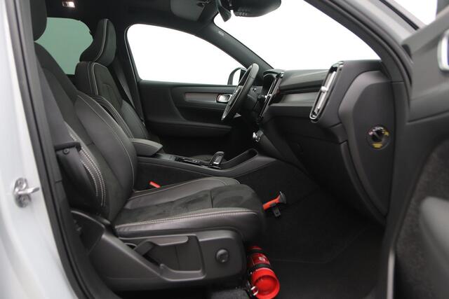 Volvo XC40 T3 Momentum Business | Automaat | Panoramadak | Keyless | Apple Carplay | Camera | Getint Glas