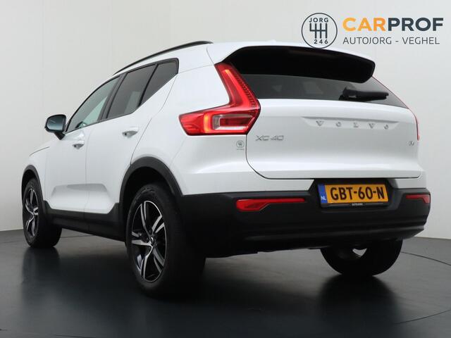 Volvo XC40 2.0 B4 Plus Dark NL Auto | 198 PK | Navigatie | Camera |