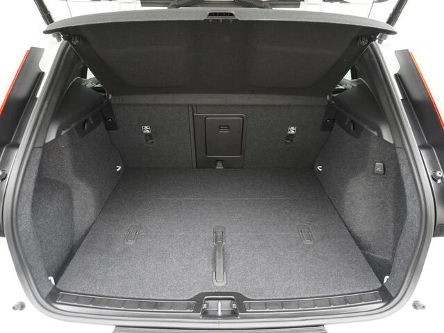 Volvo XC40 2.0 B4 Plus Dark NL Auto | 198 PK | Navigatie | Camera |