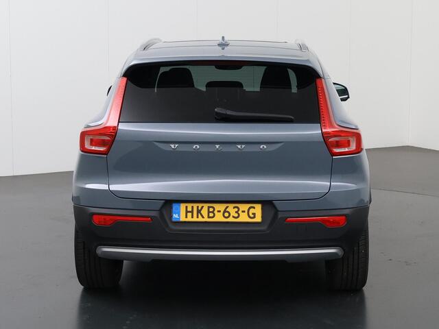 Volvo XC40 1.5 T5 Recharge Inscription | Panoramadak | Parkeercamera | Cruise Control Adaptief | Navigatie | Dodehoekdtectie |