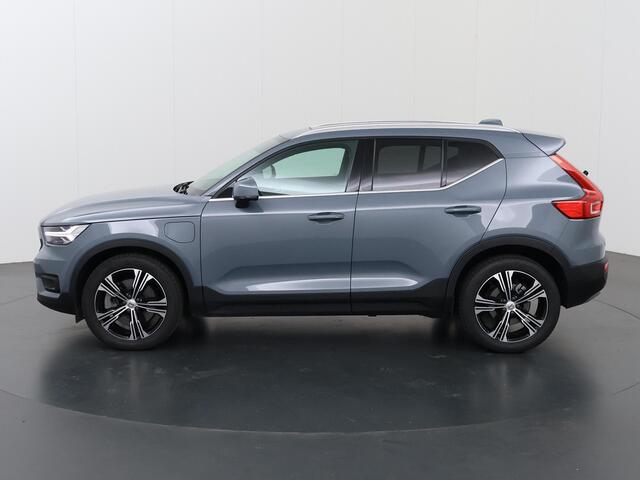 Volvo XC40 1.5 T5 Recharge Inscription | Panoramadak | Parkeercamera | Cruise Control Adaptief | Navigatie | Dodehoekdtectie |