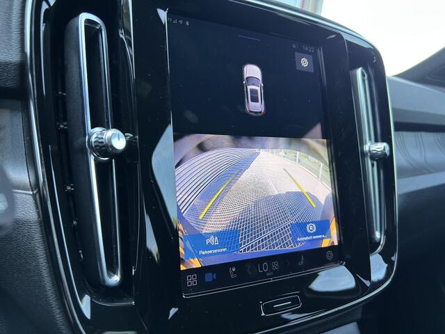 Volvo XC40 Single Motor Extended Range Plus 82 kWh Parkeer camera, Verwarmde stoelen + Stuur, Microtech Nubuck interieur, Extra getint glas,