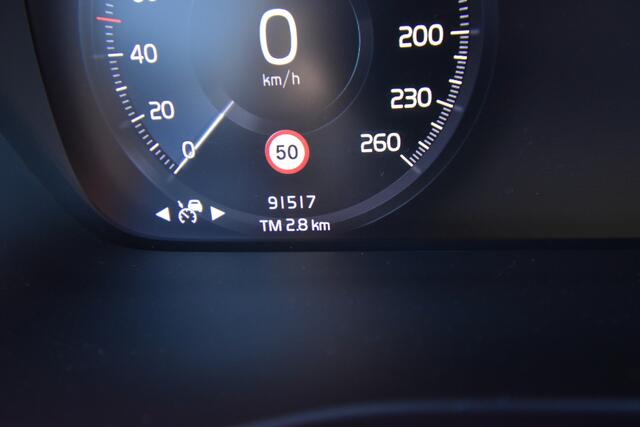Volvo XC40 1.5 T5 Recharge Inscription , TREKHAAK , STOEL+STUUR VERW , A UITRIJ CAM , CLIMATR , PDC V+A ,