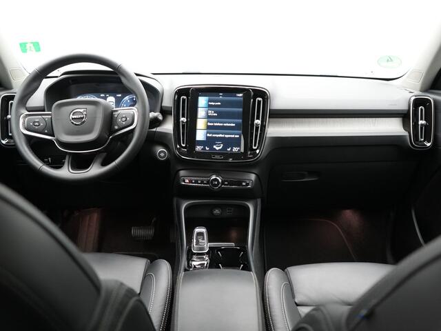 Volvo XC40 1.5 T3 Inscription | Leder | Carplay | Stoelverwarming | Led | Navi | Camera | Parkeersensoren |