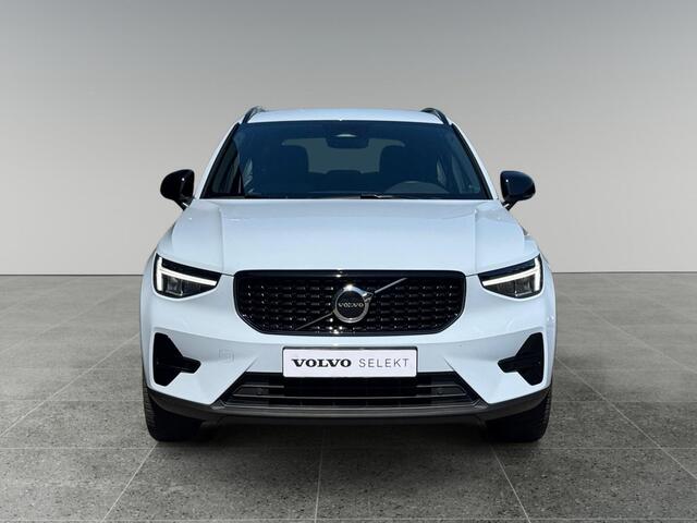 Volvo XC40 2.0 B4 Plus Dark | Trekhaak | Stoelverwarming | Keyless Entry | Adaptive Cruise Control |