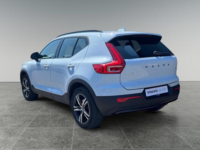 Volvo XC40 2.0 B4 Plus Dark | Trekhaak | Stoelverwarming | Keyless Entry | Adaptive Cruise Control |