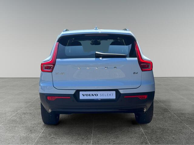 Volvo XC40 2.0 B4 Plus Dark | Trekhaak | Stoelverwarming | Keyless Entry | Adaptive Cruise Control |
