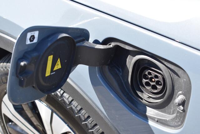 Volvo XC40 T4 211PK Plug-in hybrid Plus Dark | ACC | 360 Camera | Elektr. stoel | Getint glas | Stuurverwarming