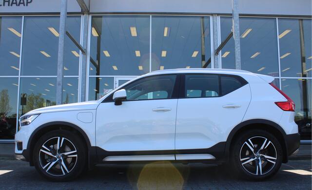 Volvo XC40 1.5 T5 Twin Engine Momentum Pro | Trekhaak | Adapt. Cruise | Verw. Voorstoelen | H&K Audio
