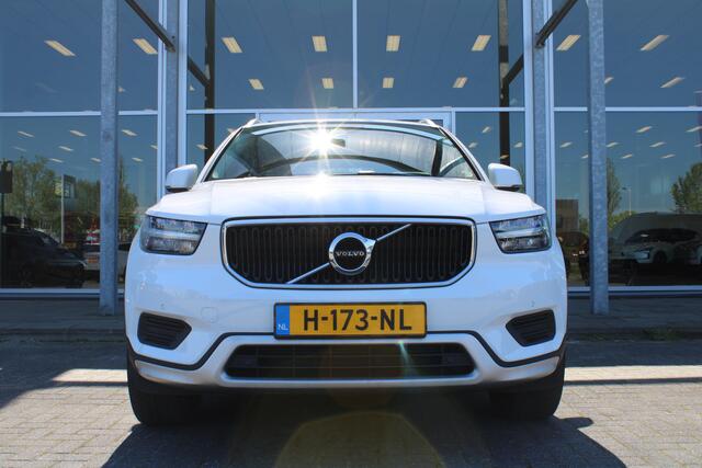 Volvo XC40 1.5 T5 Twin Engine Momentum Pro | Trekhaak | Adapt. Cruise | Verw. Voorstoelen | H&K Audio