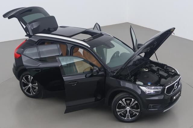 Volvo XC40 T4 AWD Momentum | Panoramadak | Leder | Trekhaak | 19 Inch | Getint Glas