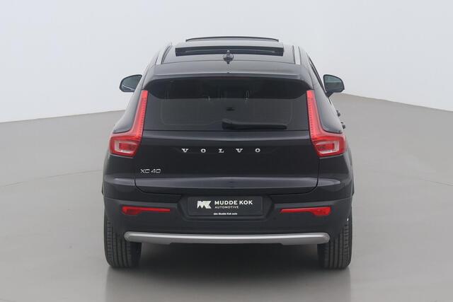 Volvo XC40 T4 AWD Momentum | Panoramadak | Leder | Trekhaak | 19 Inch | Getint Glas