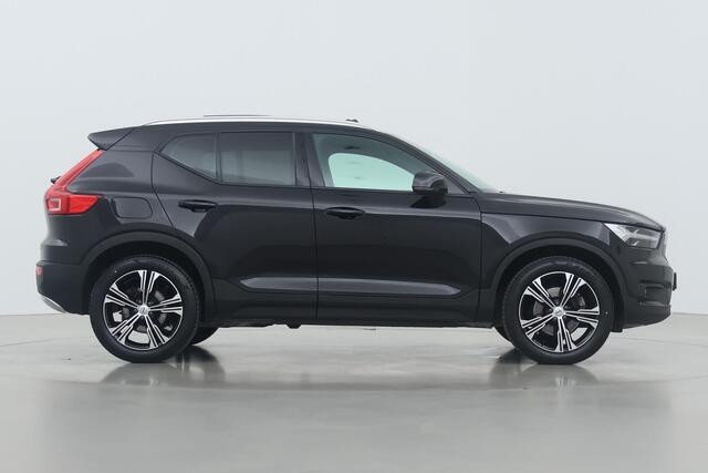 Volvo XC40 T4 AWD Momentum | Panoramadak | Leder | Trekhaak | 19 Inch | Getint Glas