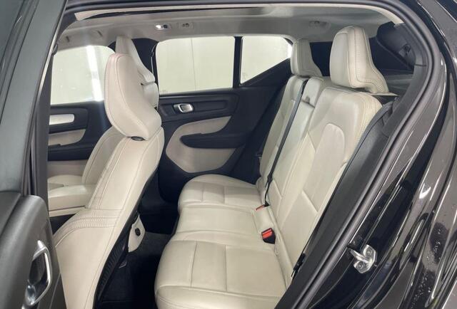 Volvo XC40 1.5 T4 Recharge R-Design Expression | Trekhaak | Blis | Adaptieve Cruise | 360° Camera | Panorama Schuifdak | Leder | Memory |