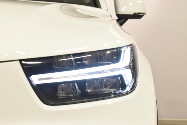 Volvo XC40 T2 129PK Business Pro / Navigatie / Parkeersensoren + Camera / Adaptieve Cruise Control / Stuur-Stoelverwarming / Elektrische Achterklep / LM Velgen