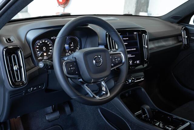Volvo XC40 T5 Recharge Inscription | Panorama dak | Verwarmbare voorstoelen | Volvo on Call | Stoelverwarming | Parkeersensoren voor + achter | Parkeercamera | Parkeerverwarming | Harman Kardon Premium audio | 360° Parkeercamera |