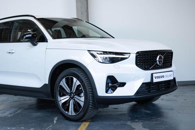 Volvo XC40 T5 Recharge Inscription | Panorama dak | Verwarmbare voorstoelen | Volvo on Call | Stoelverwarming | Parkeersensoren voor + achter | Parkeercamera | Parkeerverwarming | Harman Kardon Premium audio | 360° Parkeercamera |
