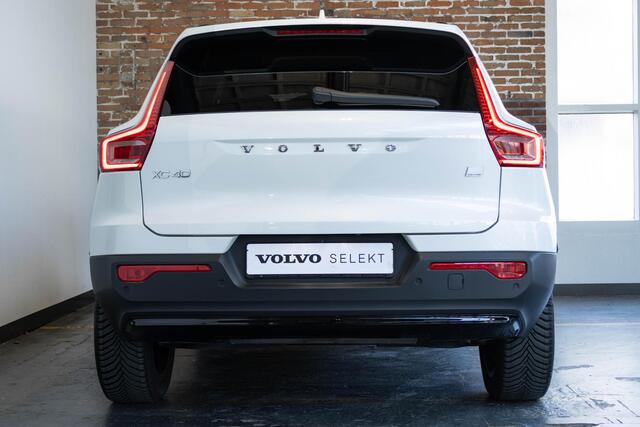 Volvo XC40 T5 Recharge Inscription | Panorama dak | Verwarmbare voorstoelen | Volvo on Call | Stoelverwarming | Parkeersensoren voor + achter | Parkeercamera | Parkeerverwarming | Harman Kardon Premium audio | 360° Parkeercamera |