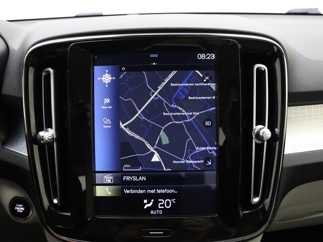 Volvo XC40 T4 190pk Momentum / Trekhaak / Elektr. verstelbare voorstoelen / BLIS / Camera achter /