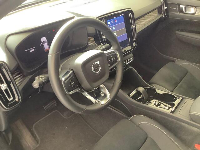 Volvo XC40 2.0 B3 Plus Dark | Harman/Kardon | Memory | Zitting verlengers | parkeersensoren vóór en achter | Google auto | Full LED | verwarmde voorstoelen en stuurwiel |