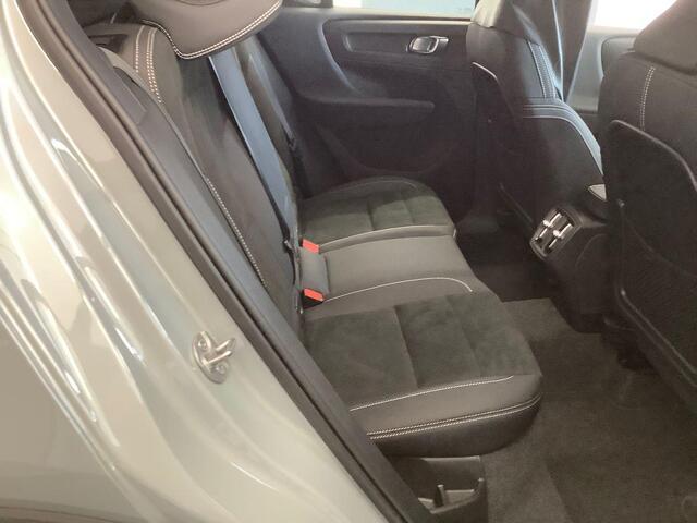 Volvo XC40 2.0 B3 Plus Dark | Harman/Kardon | Memory | Zitting verlengers | parkeersensoren vóór en achter | Google auto | Full LED | verwarmde voorstoelen en stuurwiel |