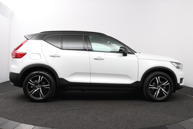Volvo XC40 1.5 T3 R-Design | Trekhaak | Elektrisch bedienbare achterklep | Achteruitrijcamera |