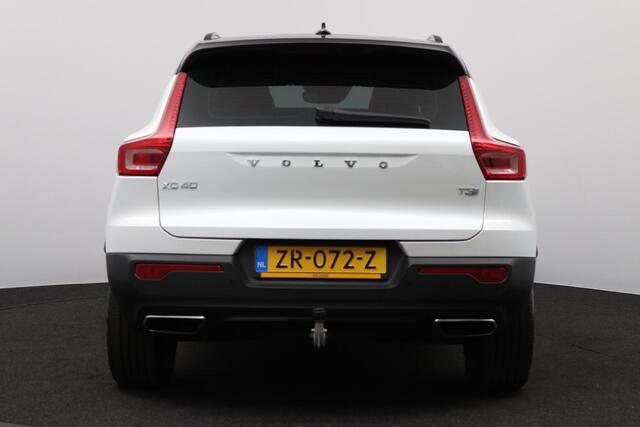 Volvo XC40 1.5 T3 R-Design | Trekhaak | Elektrisch bedienbare achterklep | Achteruitrijcamera |