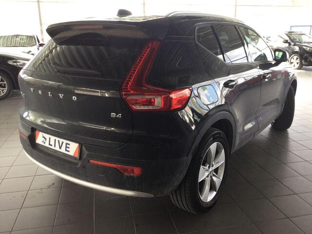 Volvo XC40 2.0 B4 Core | Blis | Adaptieve Cruise controle | Zitting verlengers | Standkachel | Stuur + Stoel verwarming |