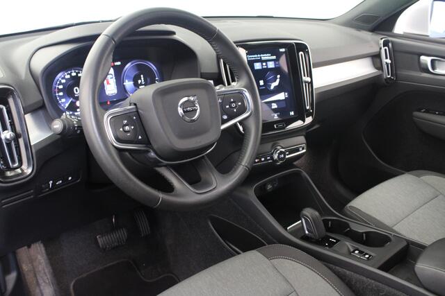 Volvo XC40 1.5 T5 Twin Engine Momentum Pro |Camera|Carplay|