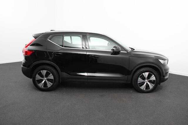 Volvo XC40 1.5 T4 211pk Automaat PHEV Recharge Inscription Navigatie Apple Carplay/Android Auto Parkeersensoren Adaptive Cruise Control Elektrische achterklep Stoelverwarming Wegklapbare trekhaak LED-koplampen