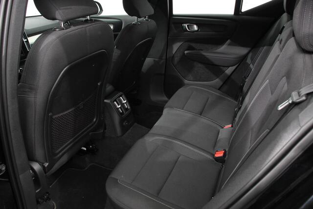 Volvo XC40 1.5 T4 211pk Automaat PHEV Recharge Inscription Navigatie Apple Carplay/Android Auto Parkeersensoren Adaptive Cruise Control Elektrische achterklep Stoelverwarming Wegklapbare trekhaak LED-koplampen