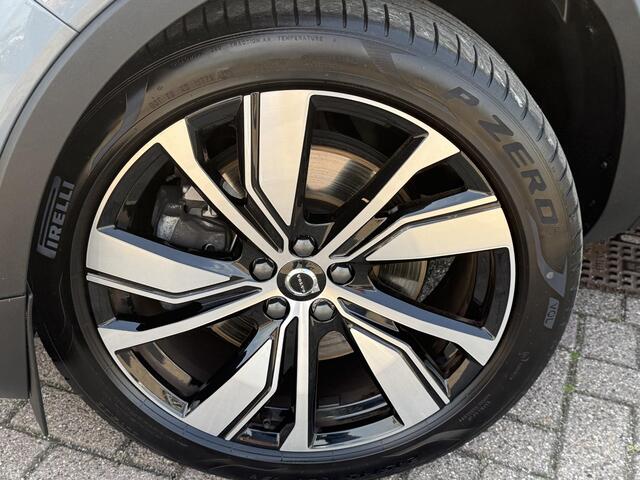 Volvo XC40 1.5 T5 Recharge R-Design | 360° Camera | Full LED | Stuur + Stoel verwarming | Standkachel | Memory |