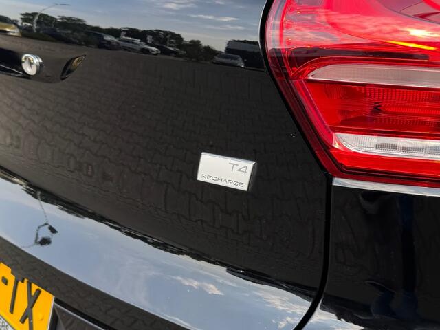 Volvo XC40 1.5 T4 R-Design - Camera - Adap cruise - trekhaak electr. -1e ei