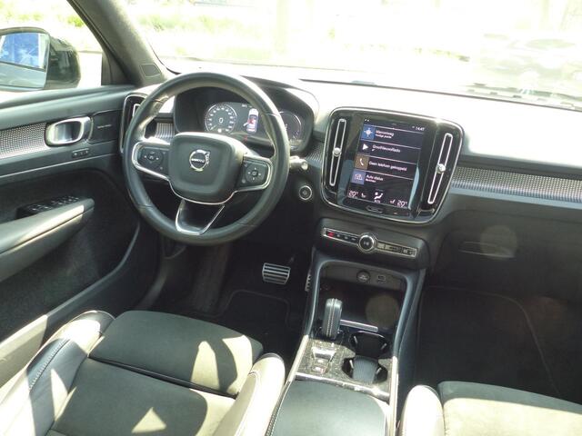 Volvo XC40 T4 Recharge R-Design Volvo XC40 1.5 T4 Recharge R-Design