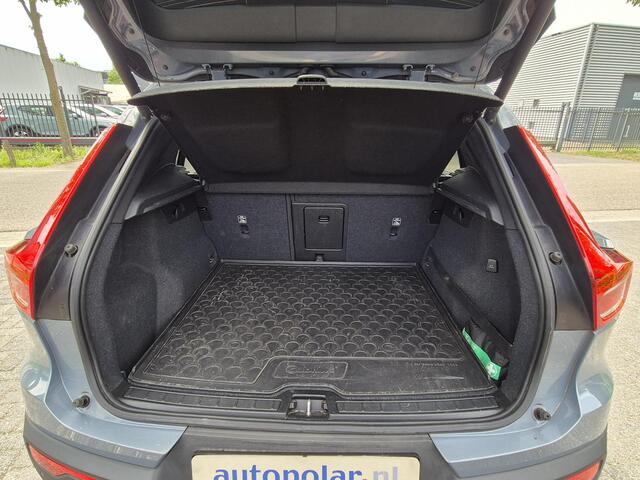 Volvo XC40 1.5 T3 Momentum Trekhaak/Carplay/Stoelverwarming etc.