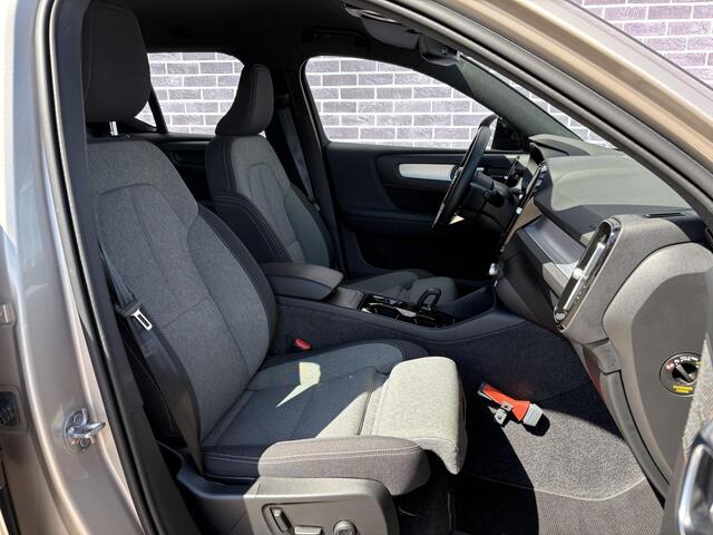 Volvo XC40 2.0 B4 Plus Dark FULL LED | Trekhaak | Camera | Harman/Kardon | Keyless Entry/start | elektrisch verstelbare voorstoelen | Google | Blis | Adaptieve cruise Control |