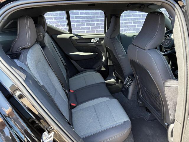 Volvo XC40 1.5 T4 Plug-in hybrid Plus Dark | Memory | Keyless Entry | Stuur + stoel verwarming | Camera | Parkeersensoren v+a | DAB | LED |