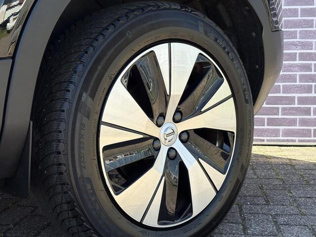 Volvo XC40 1.5 T4 Plug-in hybrid Plus Dark | Memory | Keyless Entry | Stuur + stoel verwarming | Camera | Parkeersensoren v+a | DAB | LED |