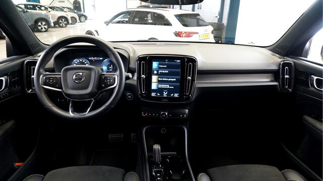 Volvo XC40 1.5 T4 155kW/211pk DCT7 Recharge R-Design PANORAMADAK + LEER/ALCANTARA + EL.STOEL MET MEMORY + STOEL-&STUURVERWARMING + ADAPT.CRUISE + LANE ASSIST + NAVI SENSUS + CARPLAY/ANDROID AUTO + KEYLESS ENTRY&GO + CAMERA + PARKSENSOREN V&A + 19" LM-VELGEN!!