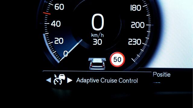 Volvo XC40 1.5 T4 155kW/211pk DCT7 Recharge R-Design PANORAMADAK + LEER/ALCANTARA + EL.STOEL MET MEMORY + STOEL-&STUURVERWARMING + ADAPT.CRUISE + LANE ASSIST + NAVI SENSUS + CARPLAY/ANDROID AUTO + KEYLESS ENTRY&GO + CAMERA + PARKSENSOREN V&A + 19" LM-VELGEN!!