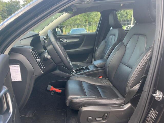 Volvo XC40 1.5 T2 Inscription | Trekhaak | Panorama dak | Harman & Kardon | 360° Camera | Adaptieve cruise control | Dode hoek detectie | Stoel/stuur verwarming | Memory seats |