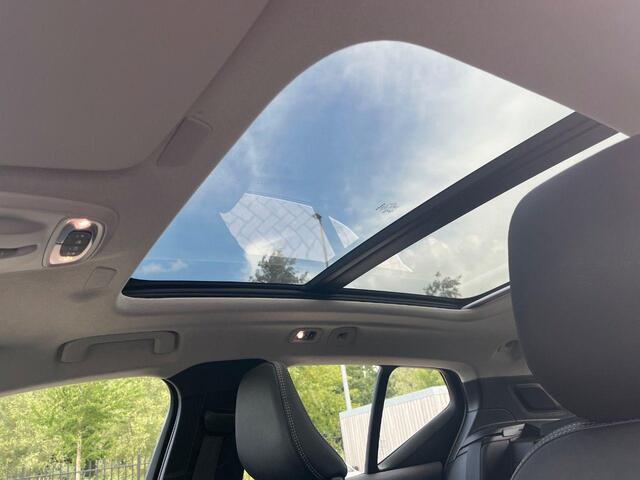 Volvo XC40 1.5 T2 Inscription | Trekhaak | Panorama dak | Harman & Kardon | 360° Camera | Adaptieve cruise control | Dode hoek detectie | Stoel/stuur verwarming | Memory seats |