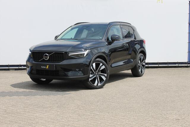Volvo XC40 B3 177PK Automaat Plus Dark Google infotainment / Draadloos telefoon opladen / Elektrisch bedienbare bestuurdersstoel met geheugen / Adaptieve Cruise Control / Panoramisch schuif-kanteldak