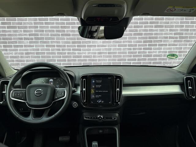 Volvo XC40 2.0 T4 Momentum Pro | Stoel verwarming | Parkeersensoren V+A | Camera | Keyless start | Volvo on Call | Elektrische Achterklep |