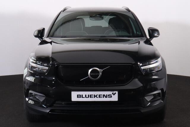 Volvo XC40 Recharge Plus - IntelliSafe Assist & Surround - Adaptieve LED koplampen - Parkeercamera achter - Verwarmde voorstoelen, stuur & achterbank - Parkeersensoren voor & achter - Elektr. bedienb. bestuurdersstoel met geheugen - Draadloze tel. lader - Extra geti