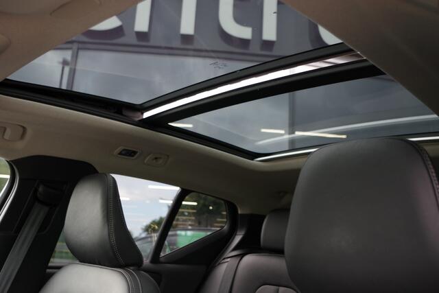 Volvo XC40 1.5 T5 Plug-in Hybrid 262 PK Ultimate Dark, Panoramadak, 360 Camera, Leder, Harman/Kardon,