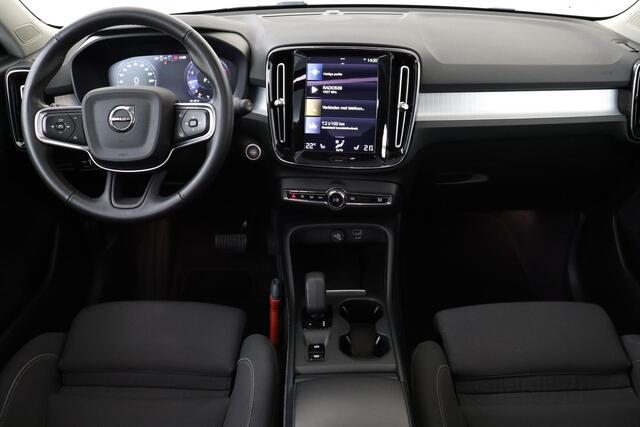 Volvo XC40 T2 AUT. MOMENTUM BUSINESS -PANO.DAK|360°CAM|TREKHAAK|CLIMATE|18"|KEYLESS