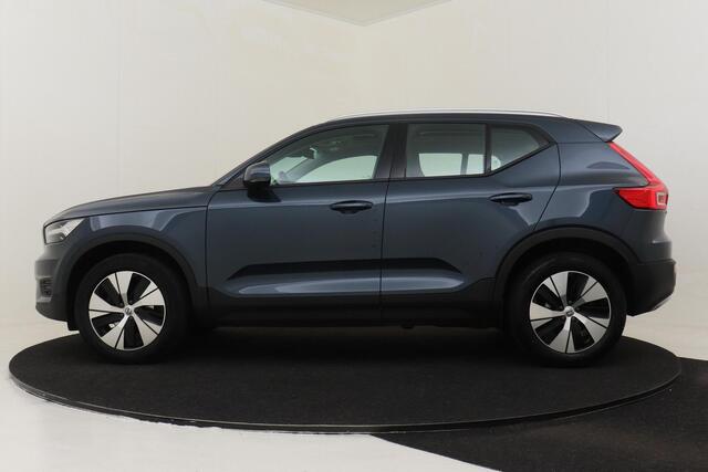 Volvo XC40 T2 AUT. MOMENTUM BUSINESS -PANO.DAK|360°CAM|TREKHAAK|CLIMATE|18"|KEYLESS